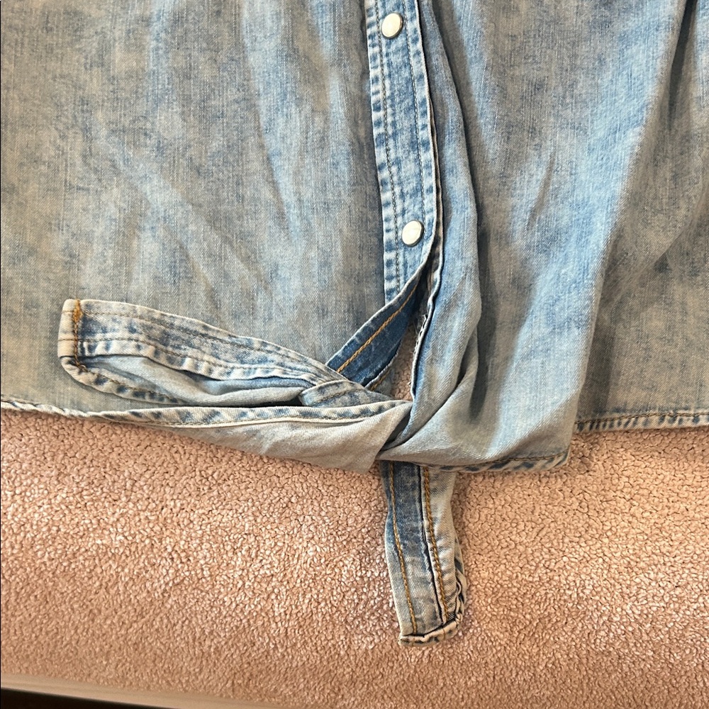 Wrangler Light Blue Denim Sleeveless Top - Picture 4 of 6